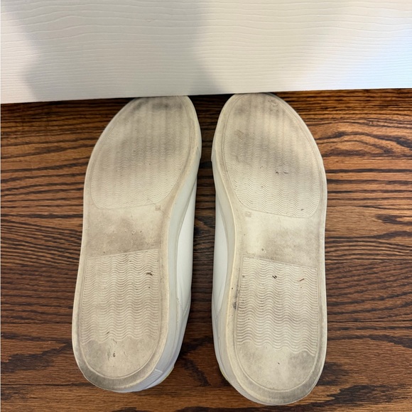 Common Projects - Picture 3 of 4